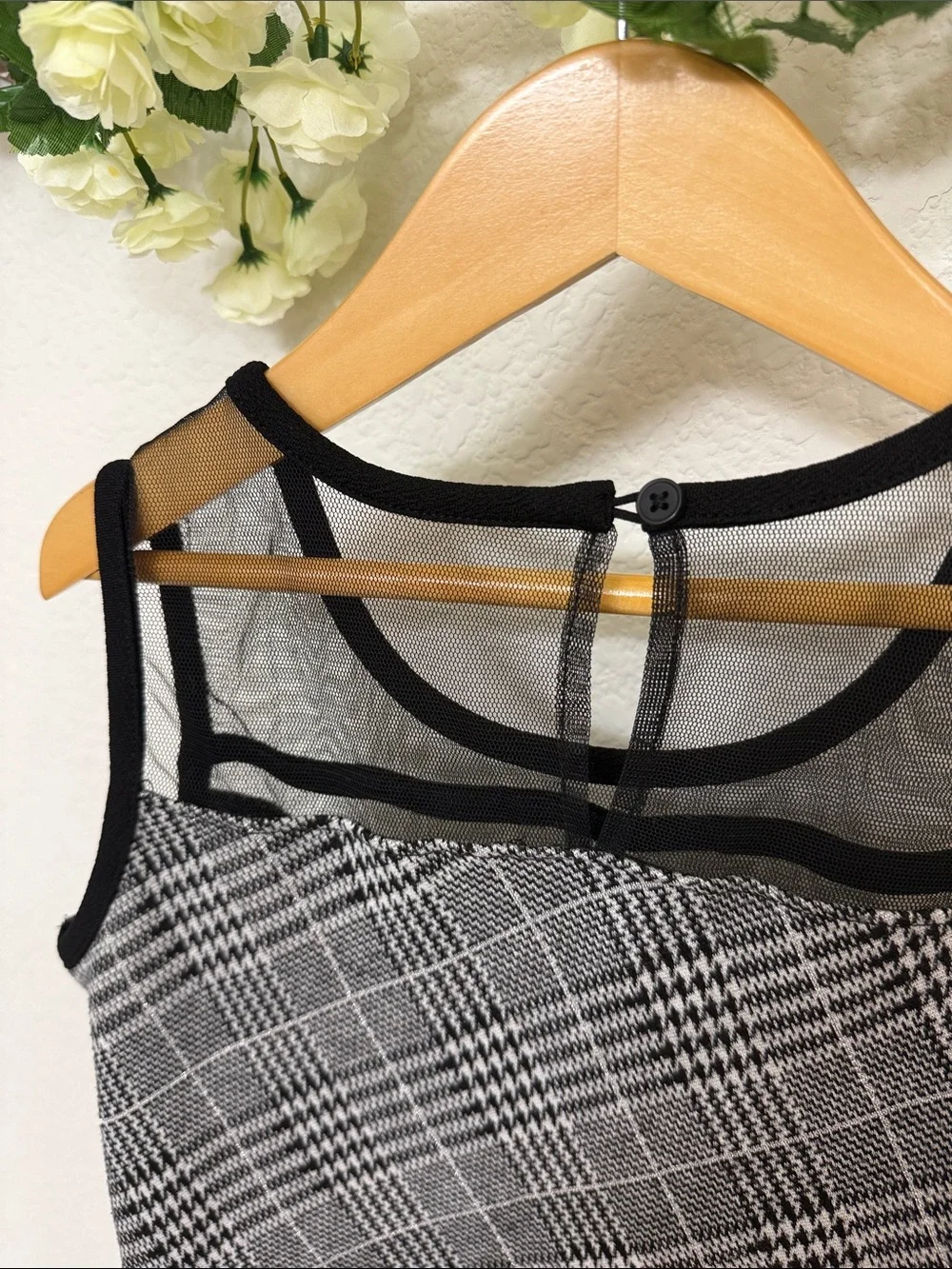 Place stylish sleeveless